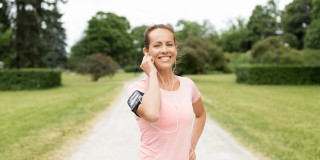 mujer haciendo deporte